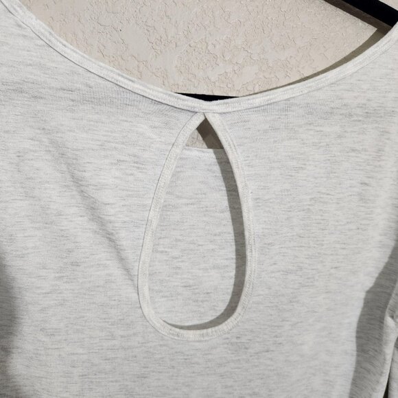 Adidas Shirt Womens Small Gray White Climalite Longsleeve Thumbholes Keyhole - Picture 6 of 12